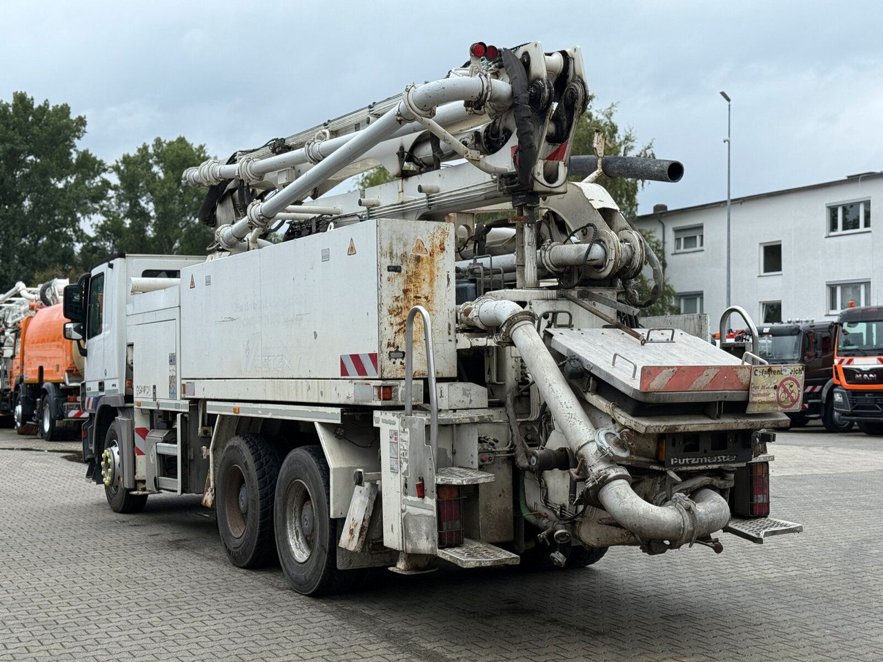 Mercedes-Benz Actros 2636 6x4 Betonpumpe Putzmeister 24-4 16H - Camion pompe: photos 5 Mercedes-Benz Actros 2636 6x4 Betonpumpe Putzmeister 24-4 16H - Camion pompe: photos 5