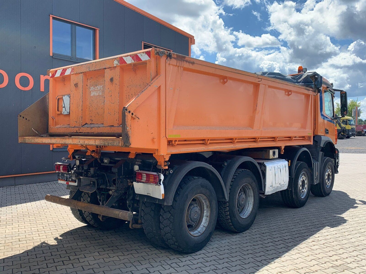 Mercedes-Benz Arocs 3243 8x4 Dreiseitenkipper mit Bordmatik - Camion benne: photos 3 Mercedes-Benz Arocs 3243 8x4 Dreiseitenkipper mit Bordmatik - Camion benne: photos 3