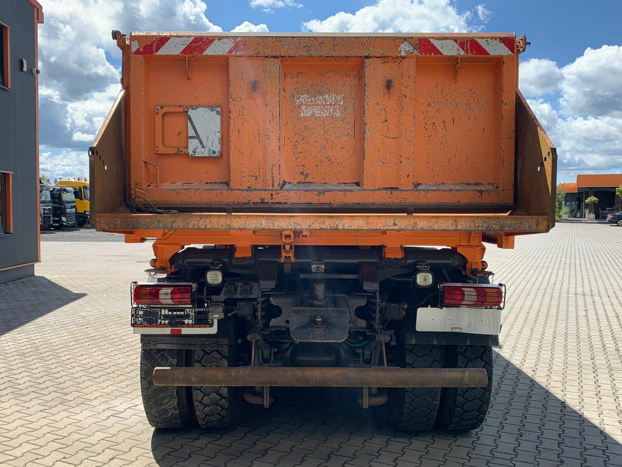 Mercedes-Benz Arocs 3243 8x4 Dreiseitenkipper mit Bordmatik - Camion benne: photos 4 Mercedes-Benz Arocs 3243 8x4 Dreiseitenkipper mit Bordmatik - Camion benne: photos 4