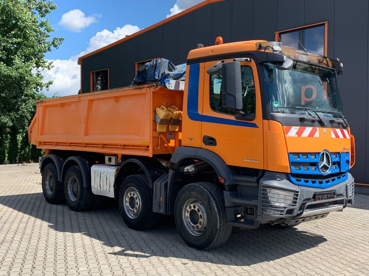 Mercedes-Benz Arocs 3243 8x4 Dreiseitenkipper mit Bordmatik - Camion benne: photos 1 Mercedes-Benz Arocs 3243 8x4 Dreiseitenkipper mit Bordmatik - Camion benne: photos 1