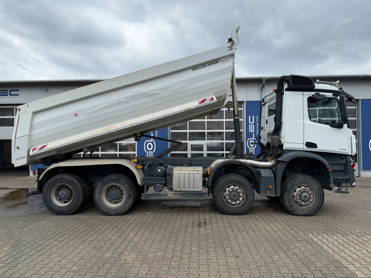 Mercedes-Benz Arocs 4145 8x8 Muldenkipper MEILLER - Camion multibenne: photos 4 Mercedes-Benz Arocs 4145 8x8 Muldenkipper MEILLER - Camion multibenne: photos 4