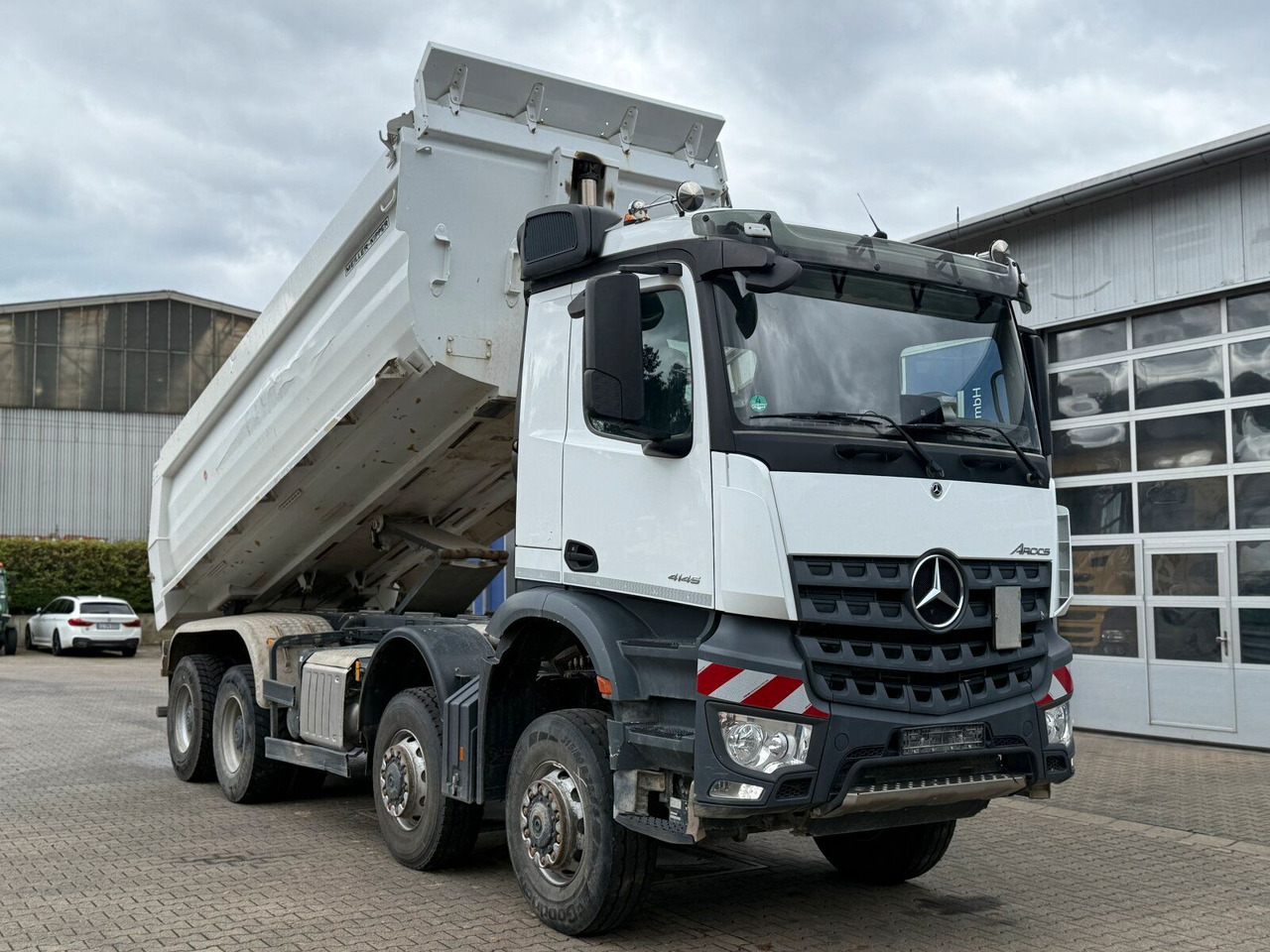 Mercedes-Benz Arocs 4145 8x8 Muldenkipper MEILLER - Camion multibenne: photos 2 Mercedes-Benz Arocs 4145 8x8 Muldenkipper MEILLER - Camion multibenne: photos 2