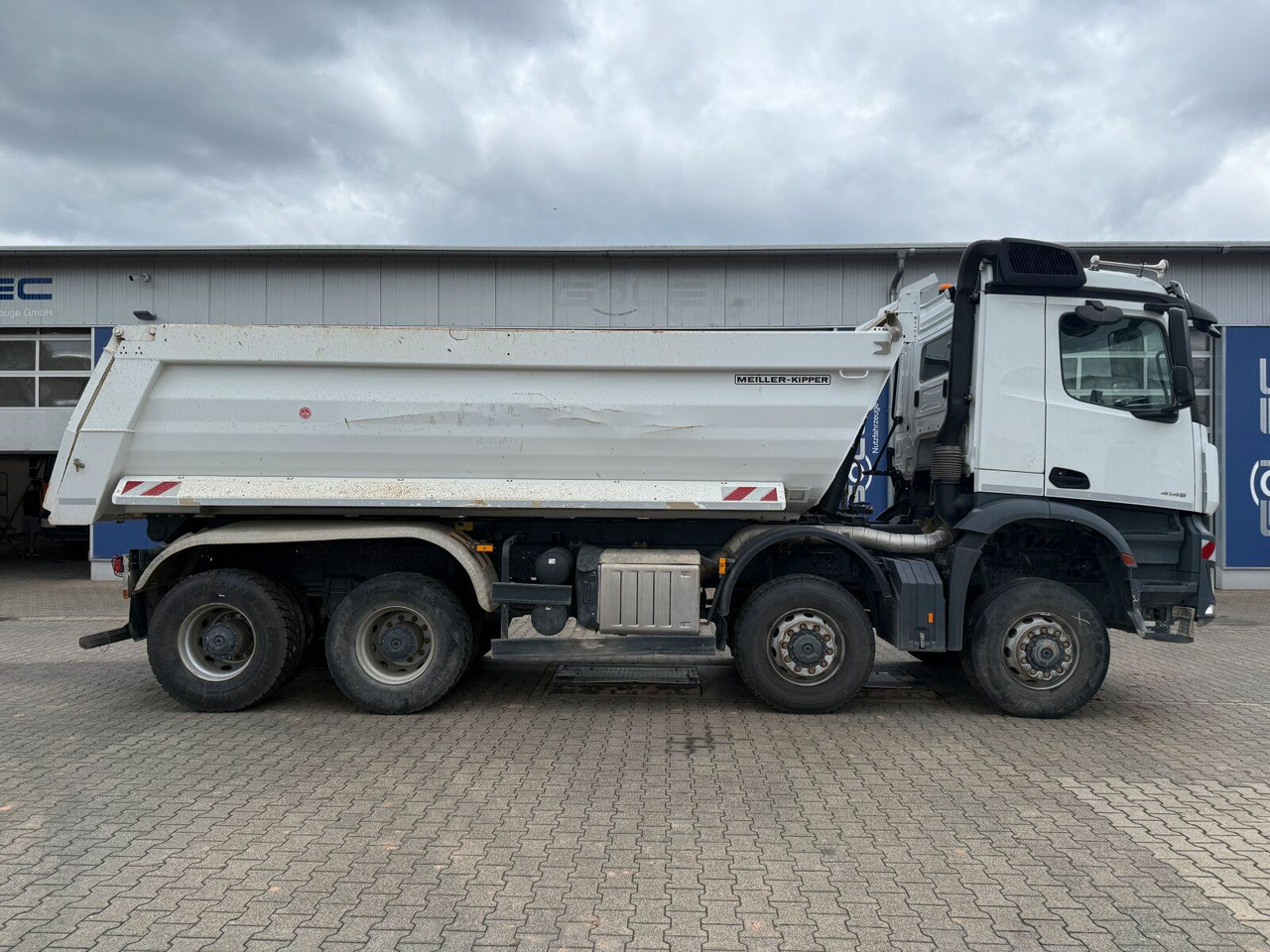 Mercedes-Benz Arocs 4145 8x8 Muldenkipper MEILLER - Camion multibenne: photos 3 Mercedes-Benz Arocs 4145 8x8 Muldenkipper MEILLER - Camion multibenne: photos 3
