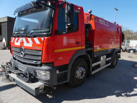 Mercedes-Benz Atego 1324 4x2 Kehrmaschine BROCK HD Anlage - Balayeuse de voirie: photos 2 Mercedes-Benz Atego 1324 4x2 Kehrmaschine BROCK HD Anlage - Balayeuse de voirie: photos 2