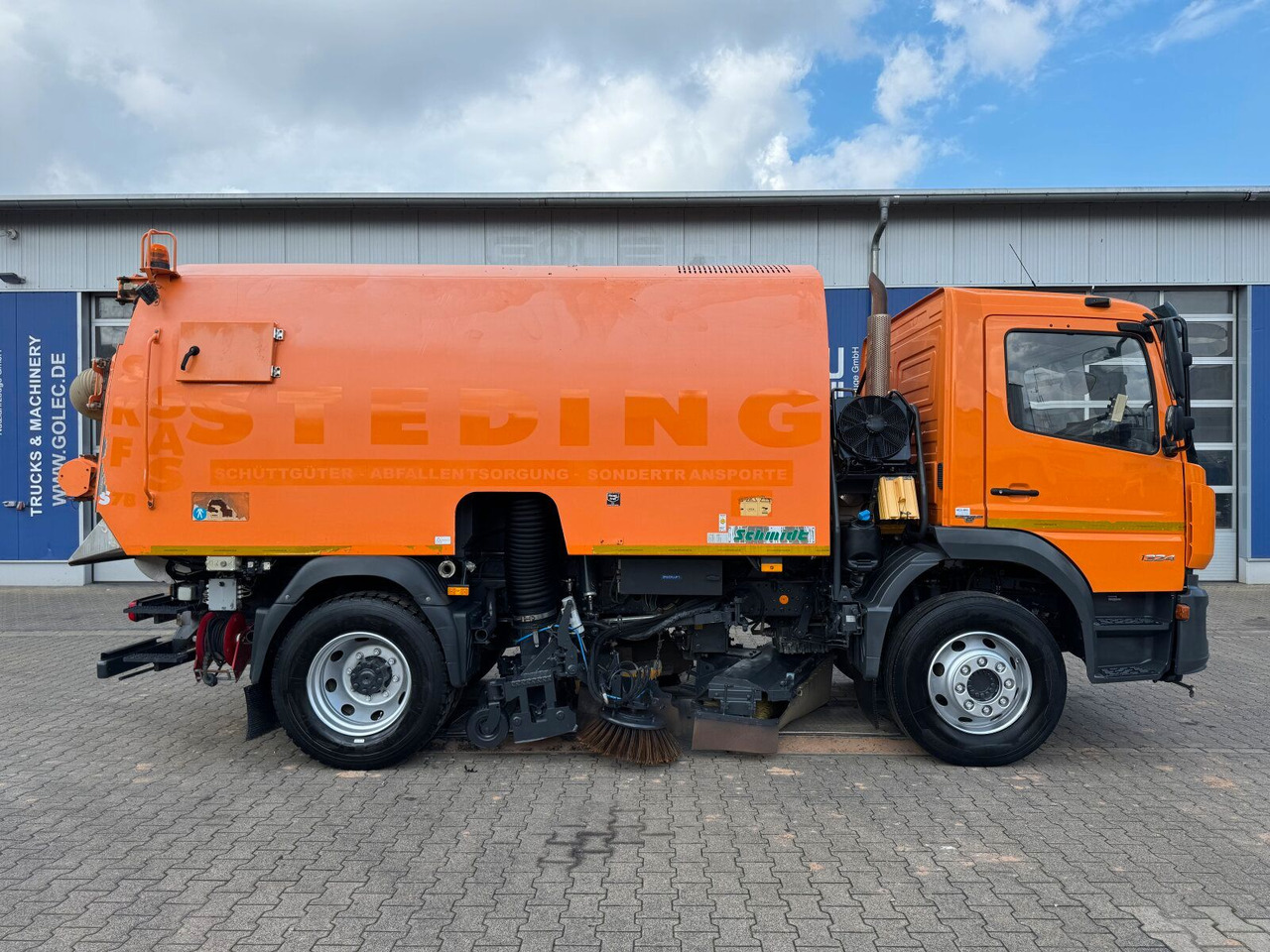 Mercedes-Benz Atego 1324 4x2 Kehrmaschine Schmidt SKF S7B 7 m³ - Balayeuse de voirie: photos 3 Mercedes-Benz Atego 1324 4x2 Kehrmaschine Schmidt SKF S7B 7 m³ - Balayeuse de voirie: photos 3