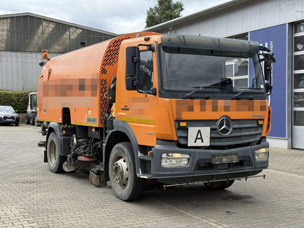 Mercedes-Benz Atego 1324 4x2 Kehrmaschine Schmidt SKF S7B 7 m³ - Balayeuse de voirie: photos 1 Mercedes-Benz Atego 1324 4x2 Kehrmaschine Schmidt SKF S7B 7 m³ - Balayeuse de voirie: photos 1