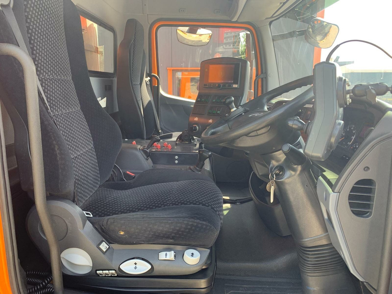 Balayeuse de voirie Mercedes-Benz Atego Kehrmaschine BUCHER CITYFANT 5000: photos 24