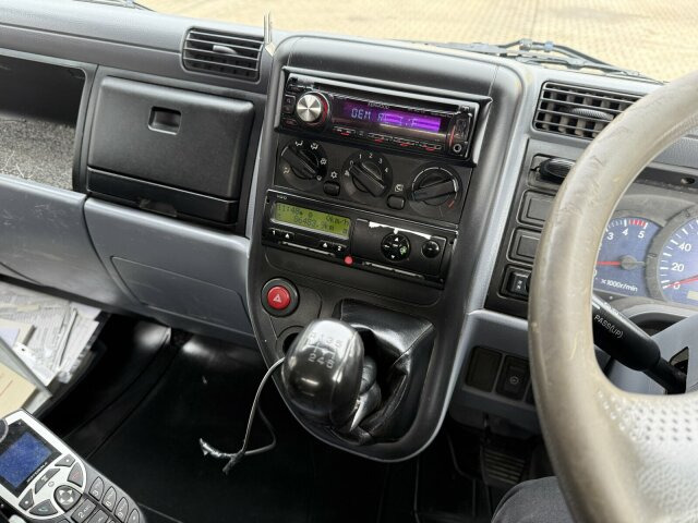 Mitsubishi Canter FUSO Kehrmaschine BROCK SL140 4 m³ - Balayeuse de voirie: photos 3 Mitsubishi Canter FUSO Kehrmaschine BROCK SL140 4 m³ - Balayeuse de voirie: photos 3