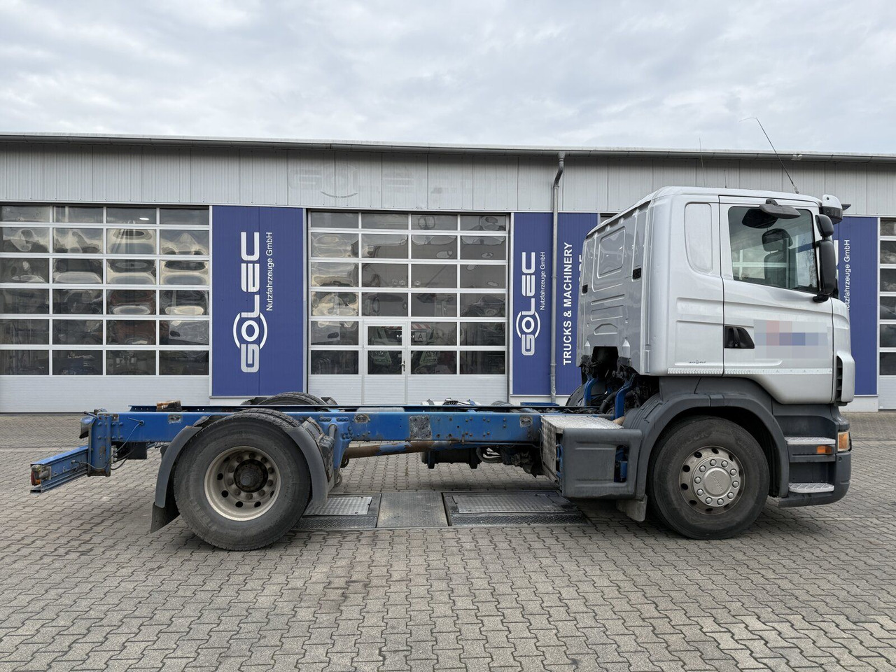 Scania R 420 Tankwagen ADR Fahrgestell Retarder Volluft - Camion citerne: photos 2 Scania R 420 Tankwagen ADR Fahrgestell Retarder Volluft - Camion citerne: photos 2