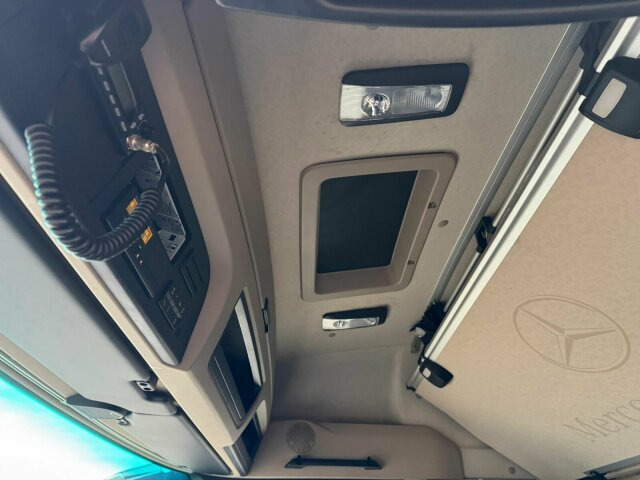 Mercedes-Benz ACTROS 1846 4x4 HAD Eur 6 Kipphydraulik Retarder - Tracteur routier: photos 4 Mercedes-Benz ACTROS 1846 4x4 HAD Eur 6 Kipphydraulik Retarder - Tracteur routier: photos 4