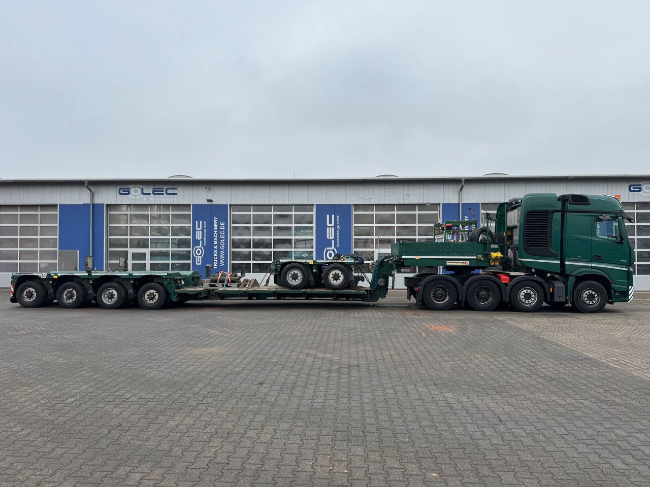 Mercedes-Benz ACTROS 4163 8x4 Schwerlast +Tieflader 4+2 *83 T - Tracteur routier: photos 4 Mercedes-Benz ACTROS 4163 8x4 Schwerlast +Tieflader 4+2 *83 T - Tracteur routier: photos 4