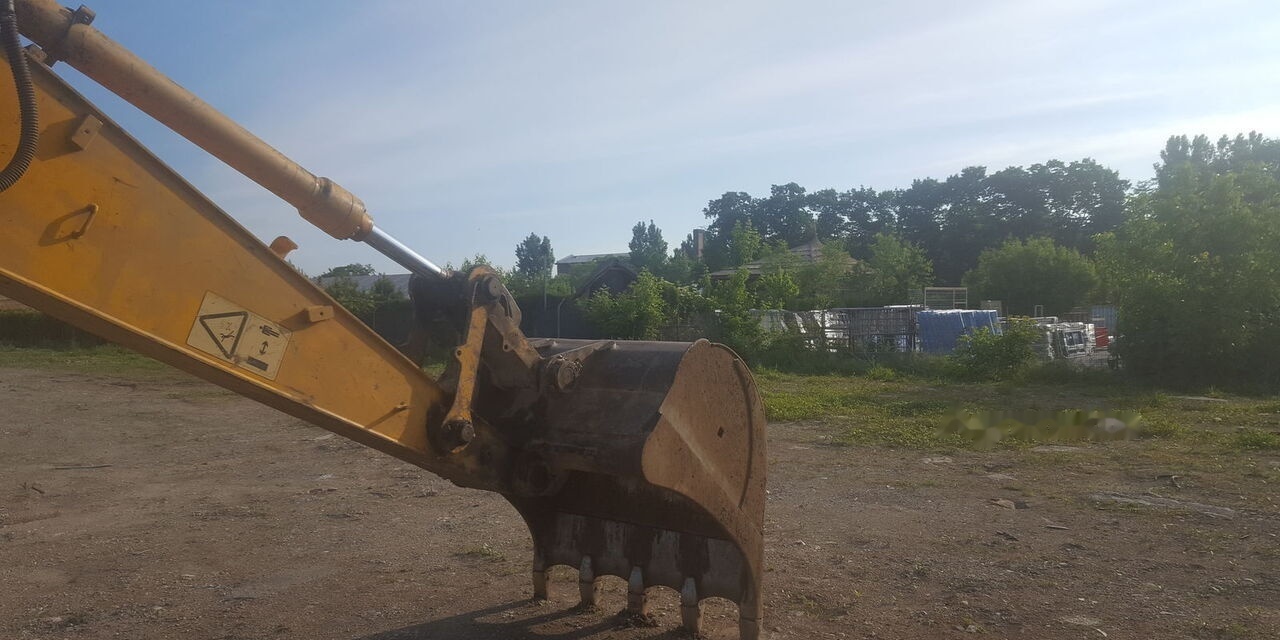 JCB JS 180 - Pelle sur chenille: photos 4 JCB JS 180 - Pelle sur chenille: photos 4