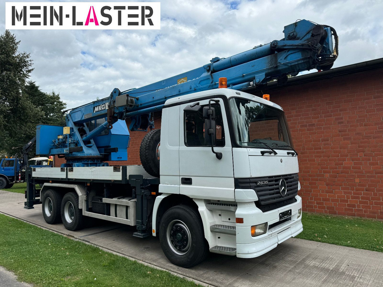 Mercedes-Benz 3335 V6 MKG 550 Ta2-a2 -46m 420 kg Funk - Camion grue: photos 3 Mercedes-Benz 3335 V6 MKG 550 Ta2-a2 -46m 420 kg Funk - Camion grue: photos 3