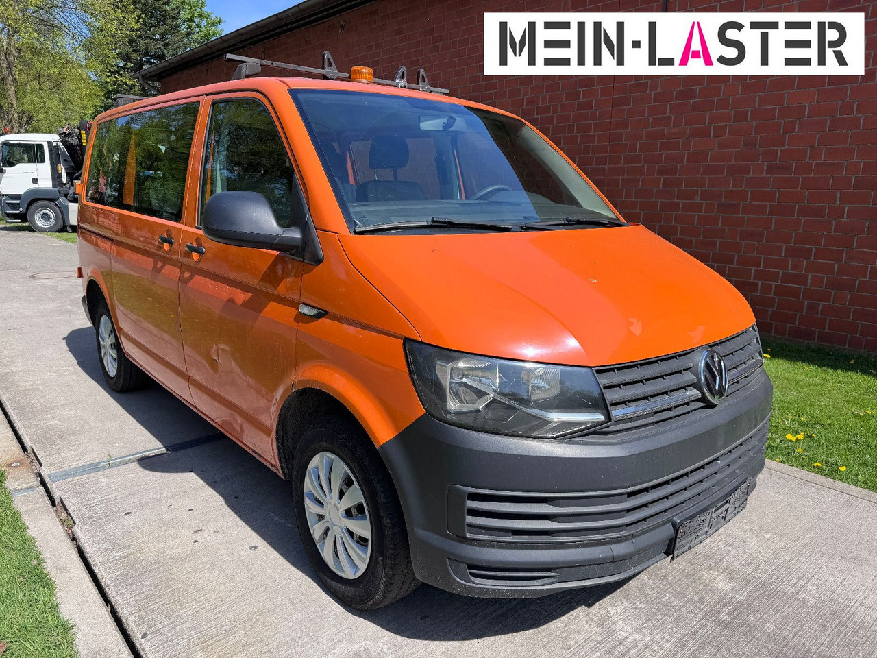 Volkswagen 2.0 tdi Bus 9 Sitzer Flügeltür - Transport de personnes: photos 1 Volkswagen 2.0 tdi Bus 9 Sitzer Flügeltür - Transport de personnes: photos 1