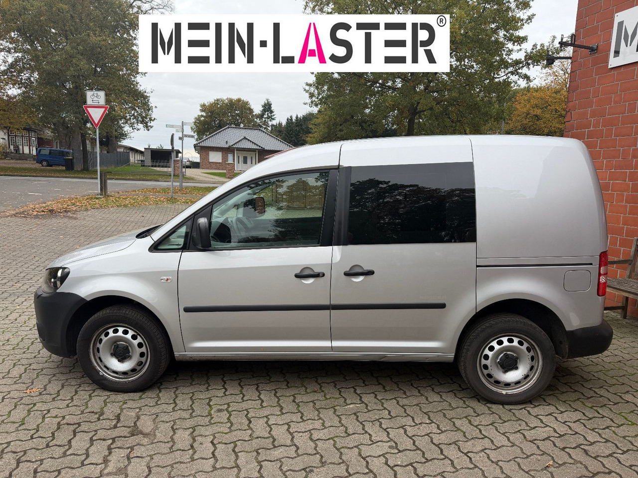Volkswagen Caddy 2.0 TDI Soccer 4Motion Automatik 1. Hand - Voiture break: photos 4 Volkswagen Caddy 2.0 TDI Soccer 4Motion Automatik 1. Hand - Voiture break: photos 4