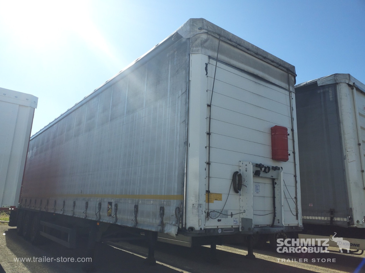 SCHMITZ Curtainsider Standard - Semi-remorque rideaux coulissants: photos 1 SCHMITZ Curtainsider Standard - Semi-remorque rideaux coulissants: photos 1