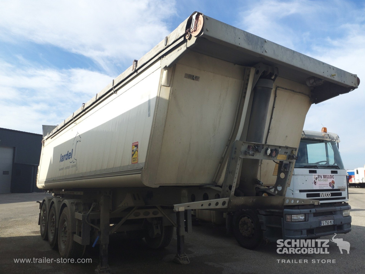 SCHMITZ Tipper Alu-square sided body 24m³ - Semi-remorque benne: photos 1 SCHMITZ Tipper Alu-square sided body 24m³ - Semi-remorque benne: photos 1