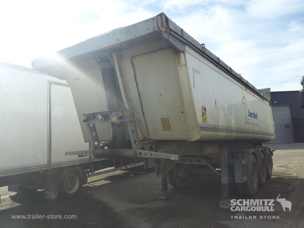 SCHMITZ Tipper Alu-square sided body 24m³ - Semi-remorque benne: photos 3 SCHMITZ Tipper Alu-square sided body 24m³ - Semi-remorque benne: photos 3