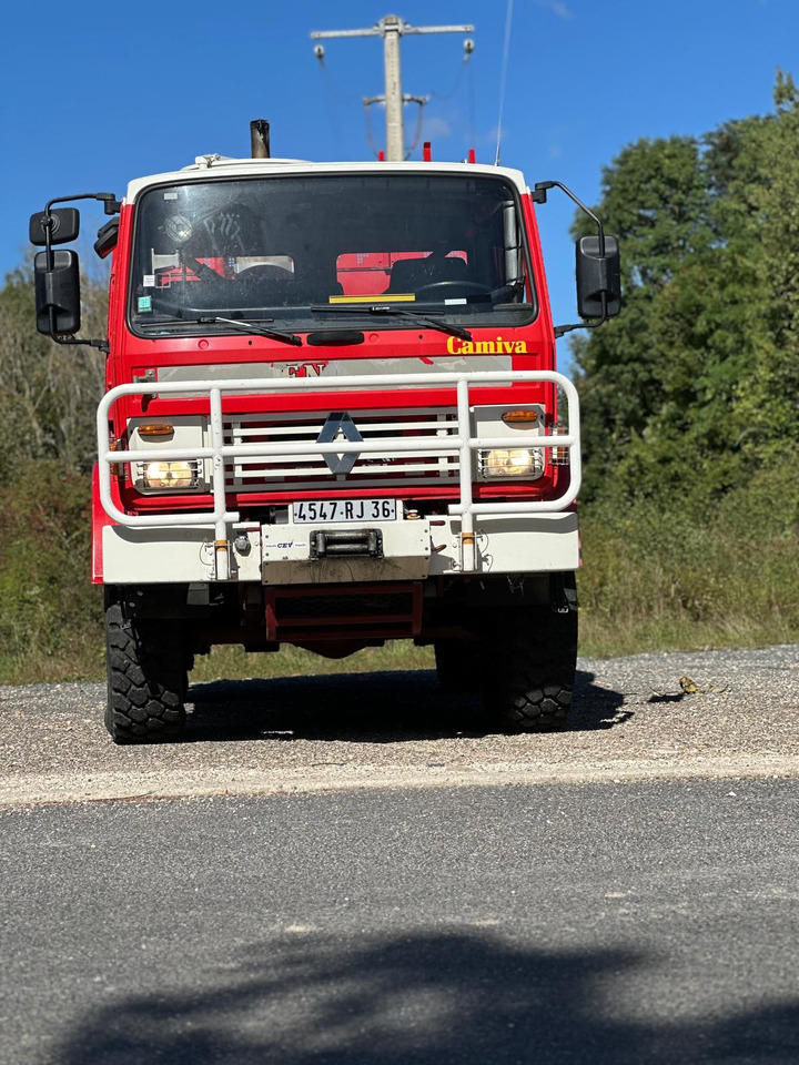 RENAULT M180 - Camion de pompier: photos 1 RENAULT M180 - Camion de pompier: photos 1