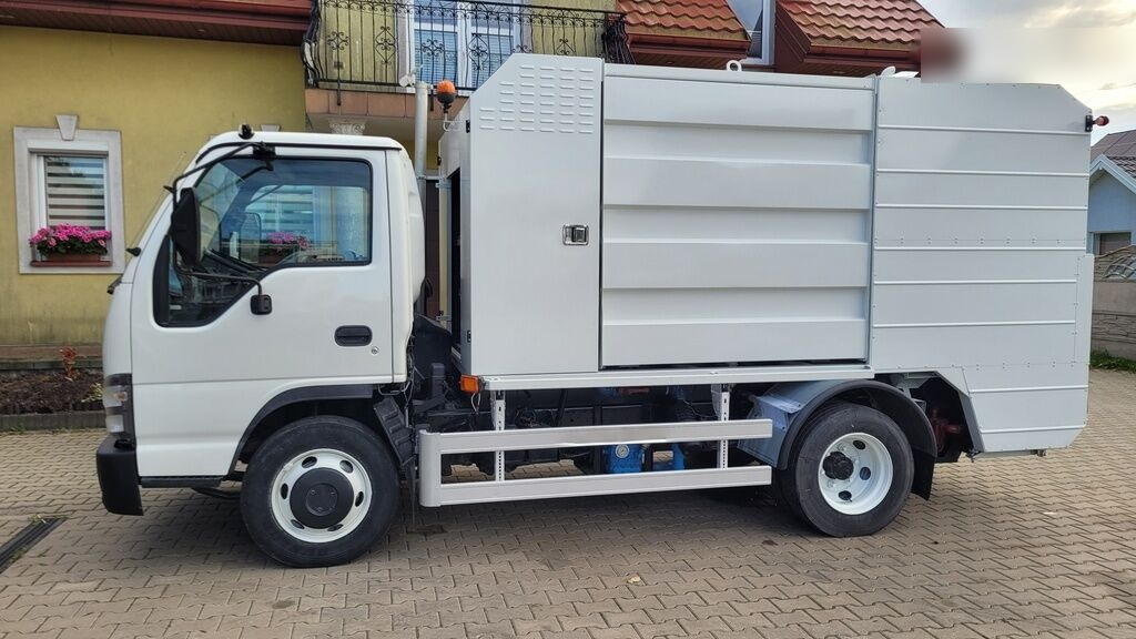 Isuzu NQR75 Container washer laveuse lavacassonetti myjka - Benne à ordures ménagères: photos 5 Isuzu NQR75 Container washer laveuse lavacassonetti myjka - Benne à ordures ménagères: photos 5
