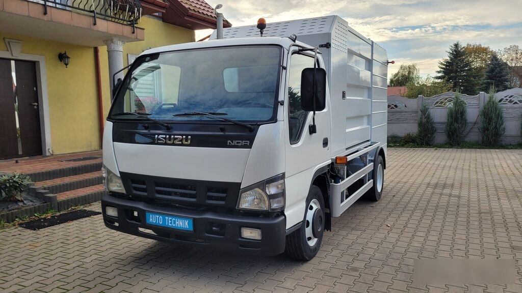 Isuzu NQR75 Container washer laveuse lavacassonetti myjka - Benne à ordures ménagères: photos 3 Isuzu NQR75 Container washer laveuse lavacassonetti myjka - Benne à ordures ménagères: photos 3