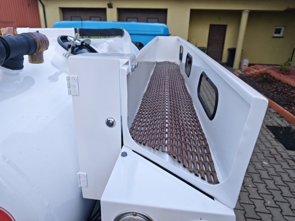 Camion hydrocureur Land Rover Defender VAACUM truck canalisation cleaner: photos 44 Camion hydrocureur Land Rover Defender VAACUM truck canalisation cleaner: photos 44