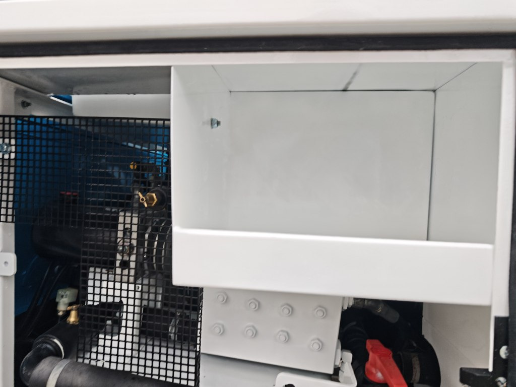 Camion hydrocureur Land Rover Defender VAACUM truck canalisation cleaner: photos 26 Camion hydrocureur Land Rover Defender VAACUM truck canalisation cleaner: photos 26