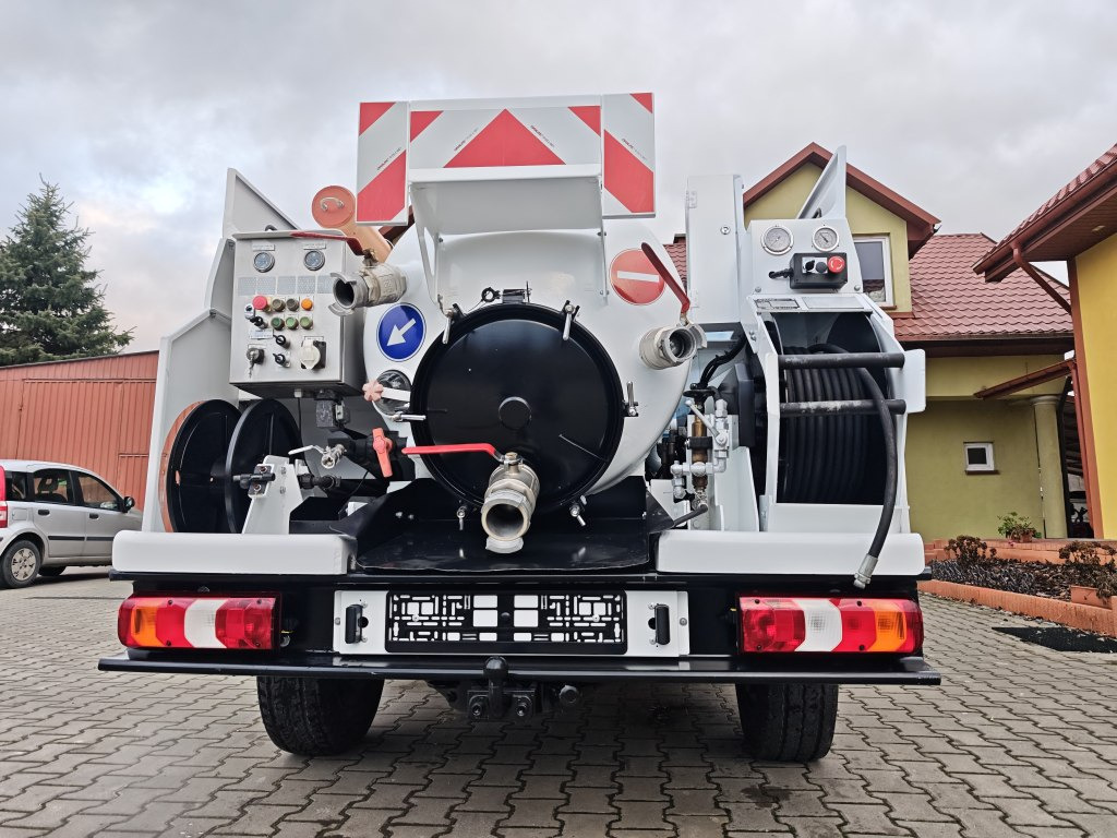 Camion hydrocureur Land Rover Defender VAACUM truck canalisation cleaner: photos 11 Camion hydrocureur Land Rover Defender VAACUM truck canalisation cleaner: photos 11