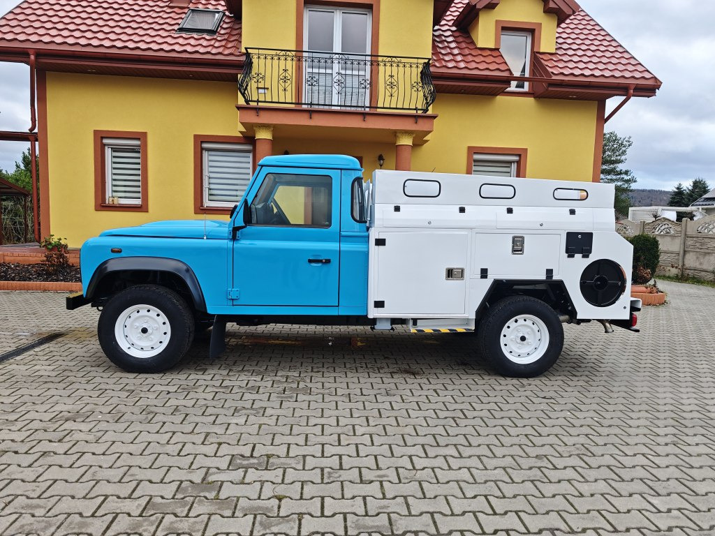 Land Rover Defender VAACUM truck canalisation cleaner - Camion hydrocureur: photos 1 Land Rover Defender VAACUM truck canalisation cleaner - Camion hydrocureur: photos 1