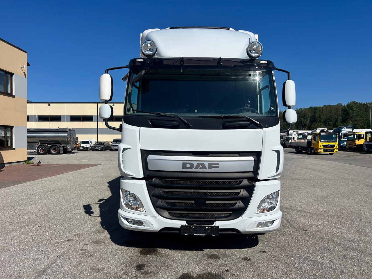 DAF CF330 - Camion frigorifique: photos 2 DAF CF330 - Camion frigorifique: photos 2