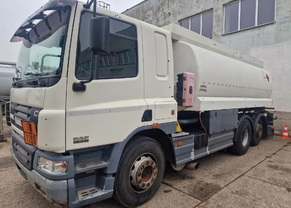 DAF CF75.310 - Camion citerne: photos 1 DAF CF75.310 - Camion citerne: photos 1
