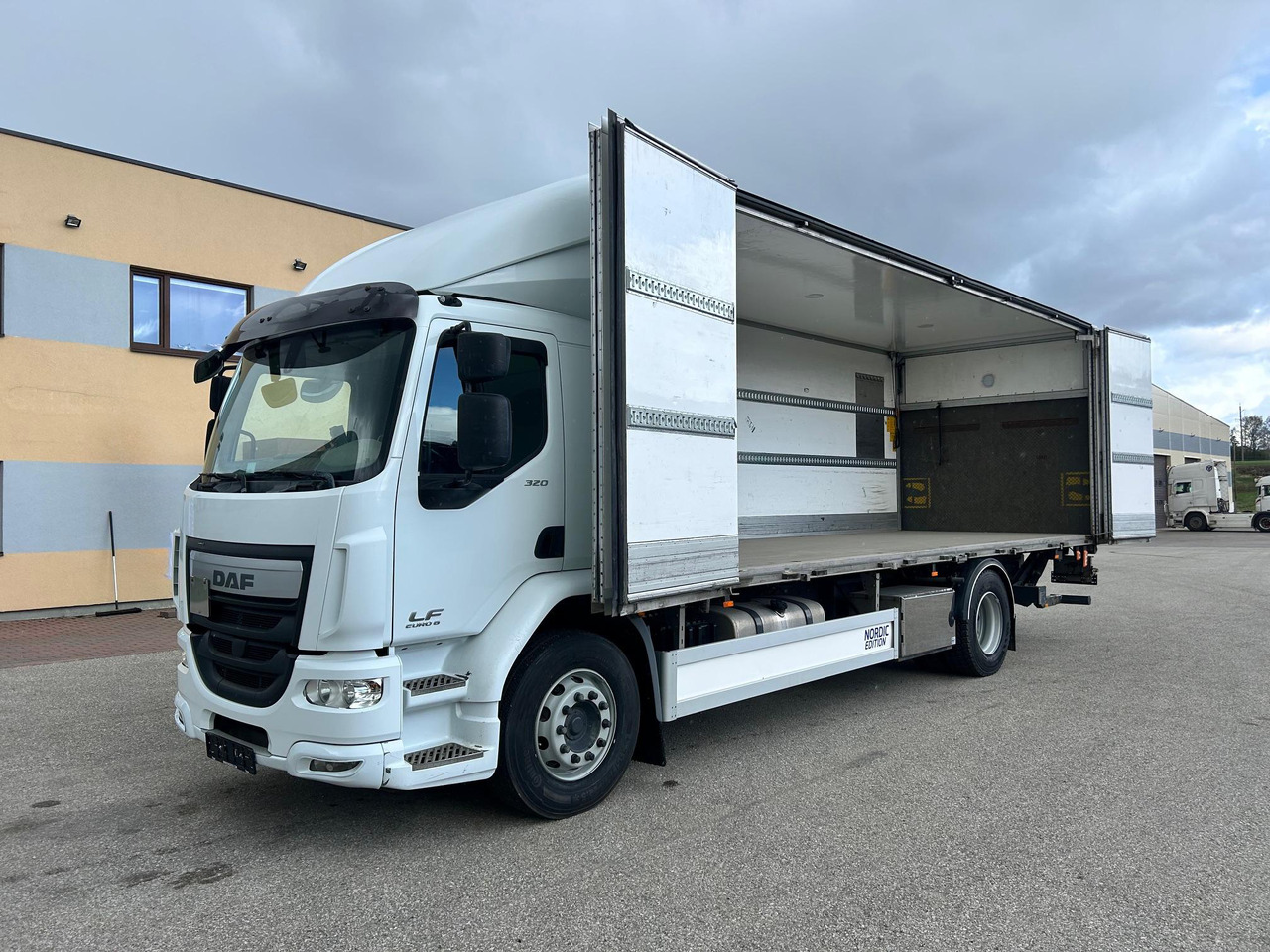 DAF LF320 - Camion fourgon: photos 2 DAF LF320 - Camion fourgon: photos 2