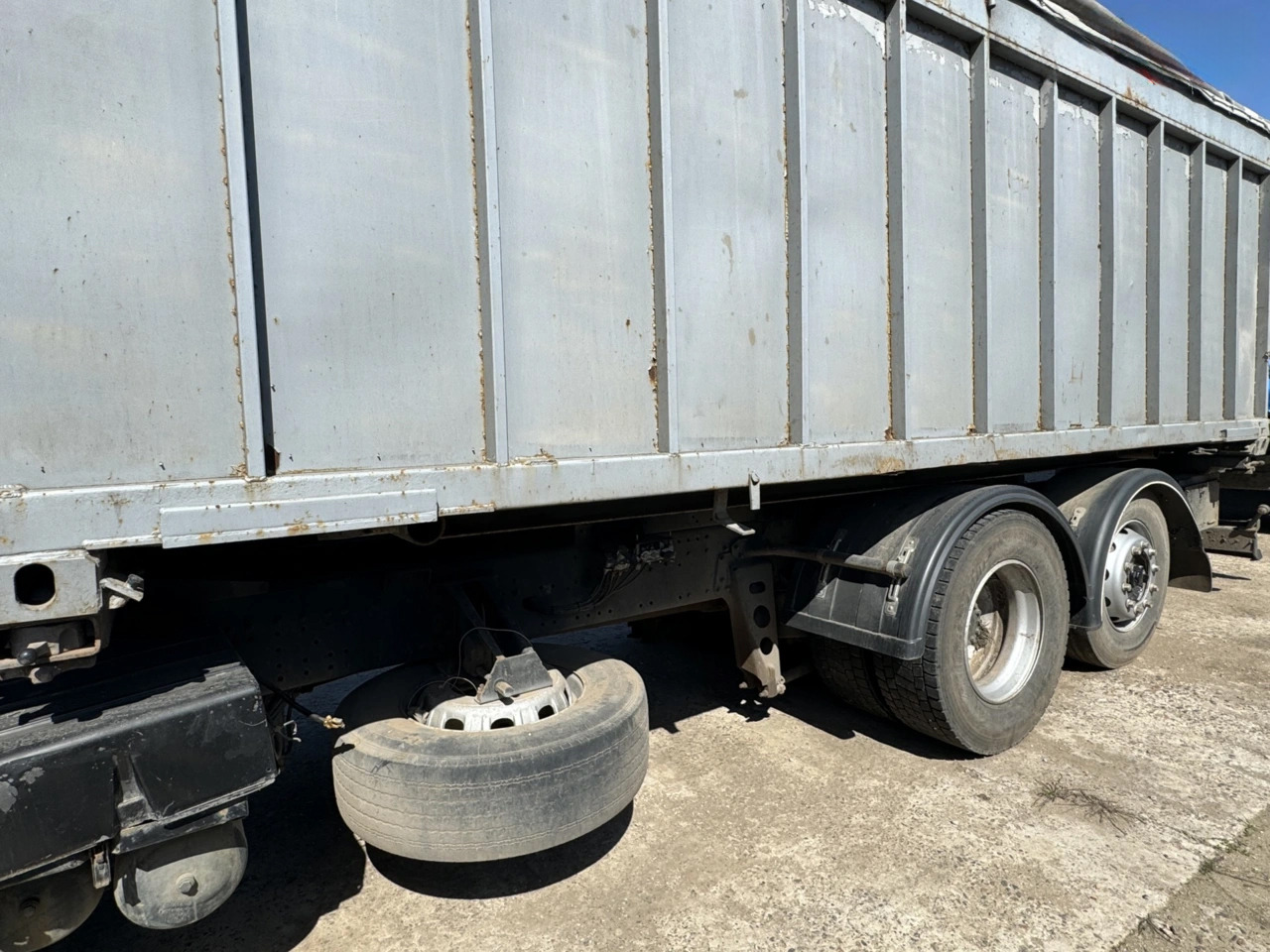 MAN 25.422 - Camion plateau: photos 4 MAN 25.422 - Camion plateau: photos 4