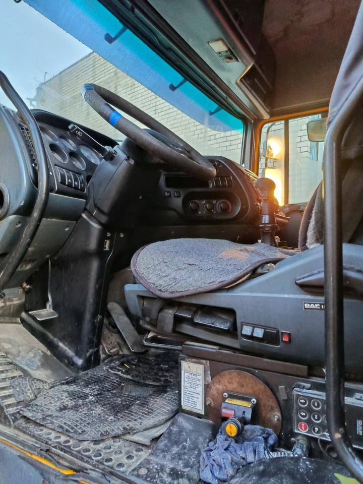 Tracteur routier DAF XF 95.380 S1681: photos 12 Tracteur routier DAF XF 95.380 S1681: photos 12