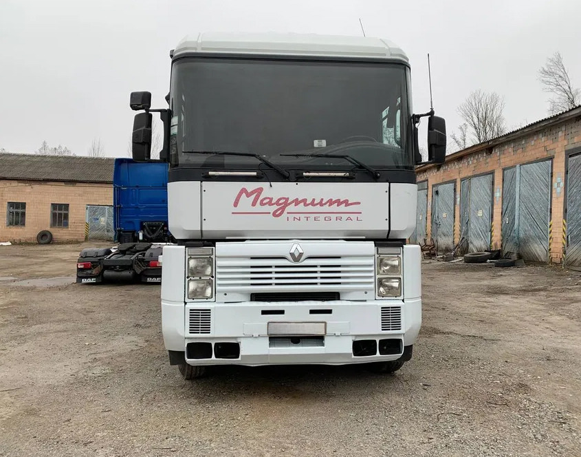 RENAULT Magnum 390 - Tracteur routier: photos 4 RENAULT Magnum 390 - Tracteur routier: photos 4