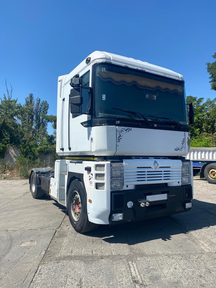 RENAULT Magnum 440 - Tracteur routier: photos 1 RENAULT Magnum 440 - Tracteur routier: photos 1