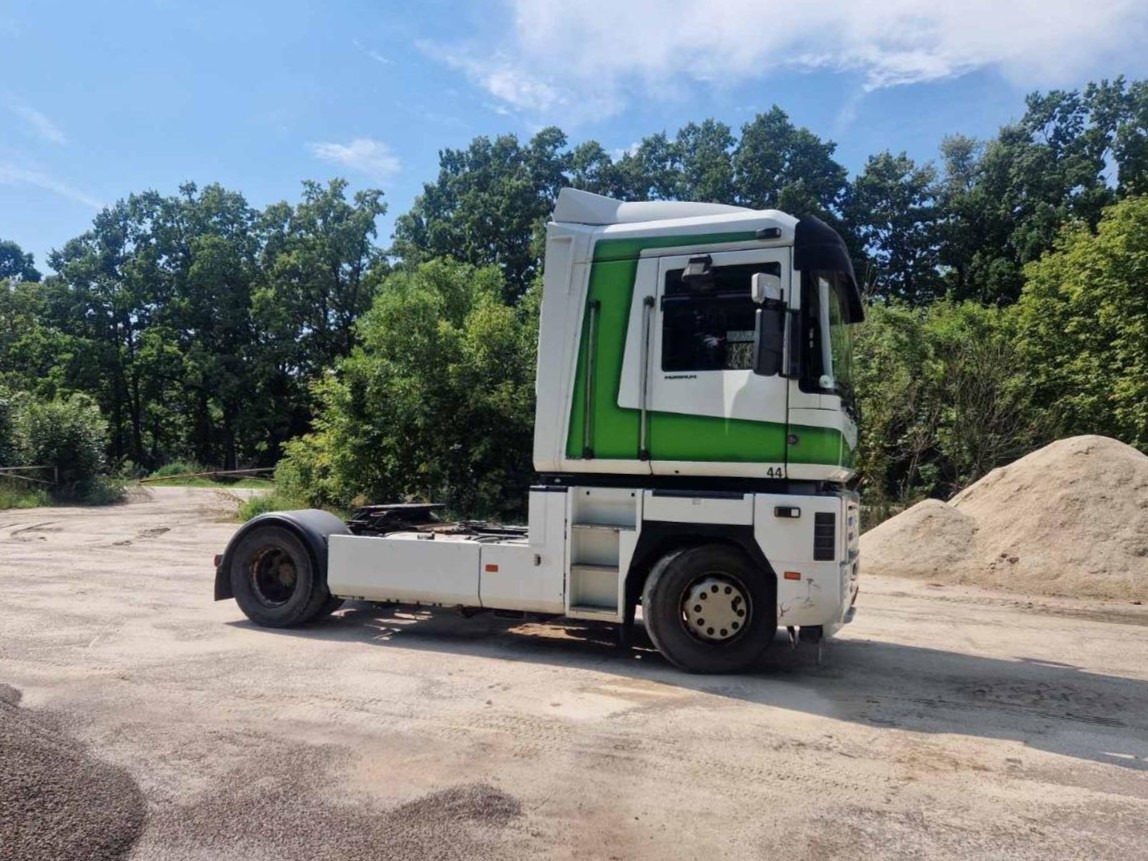 RENAULT Magnum 440 - Tracteur routier: photos 1 RENAULT Magnum 440 - Tracteur routier: photos 1