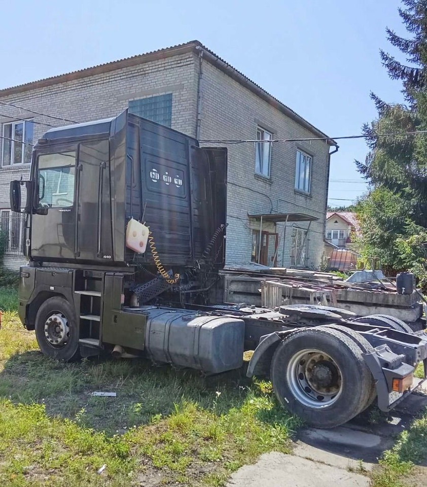 RENAULT Magnum 440 - Tracteur routier: photos 4 RENAULT Magnum 440 - Tracteur routier: photos 4