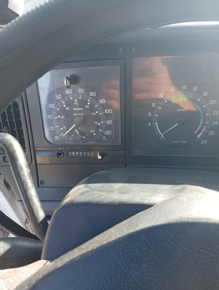 Tracteur routier RENAULT Premium 400: photos 10