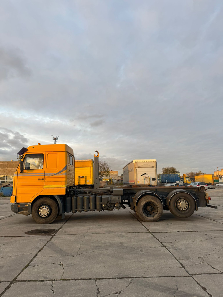 SCANIA 113M 380 - Tracteur routier: photos 4 SCANIA 113M 380 - Tracteur routier: photos 4