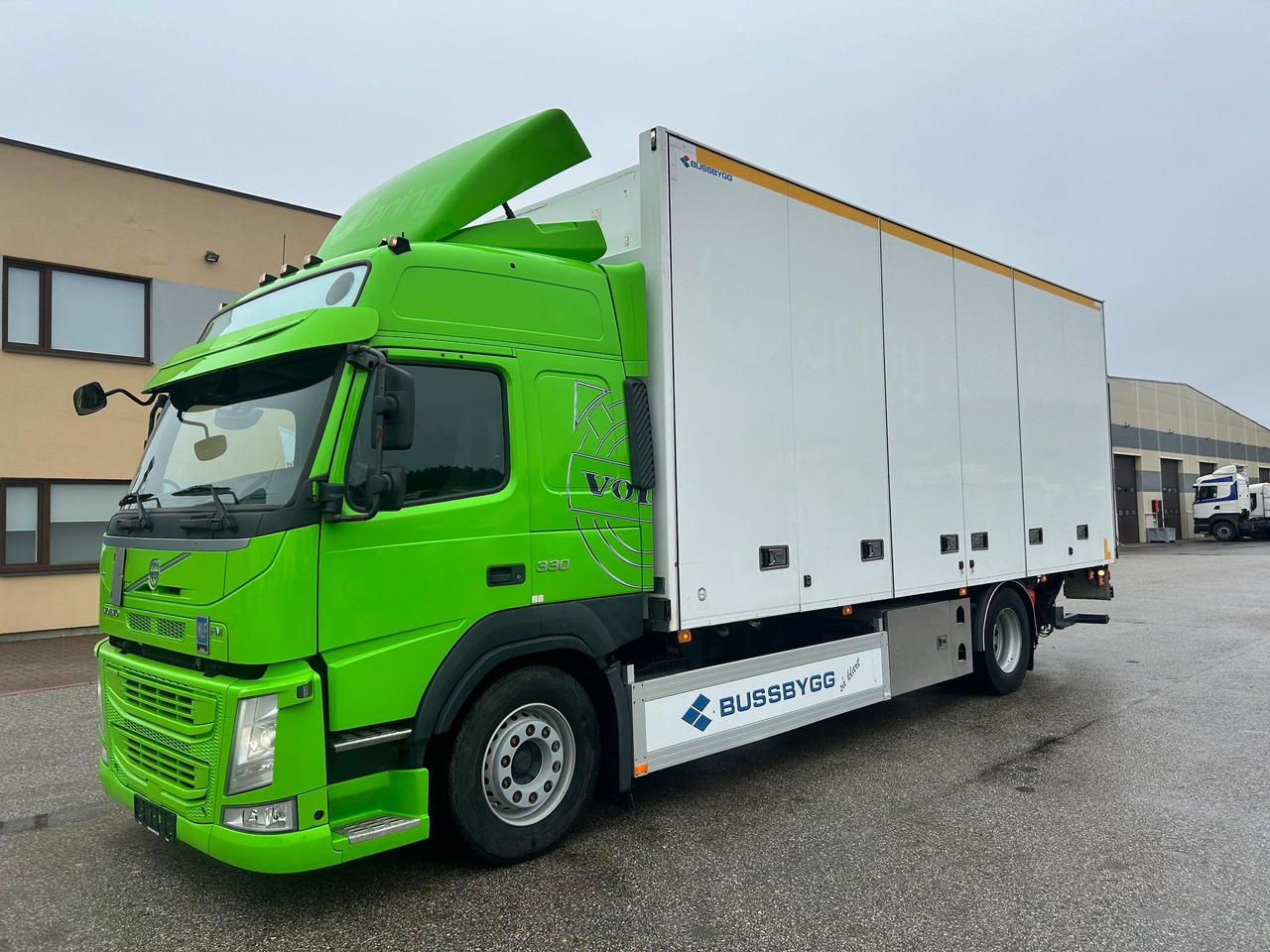 VOLVO FM330 - Camion fourgon: photos 4 VOLVO FM330 - Camion fourgon: photos 4