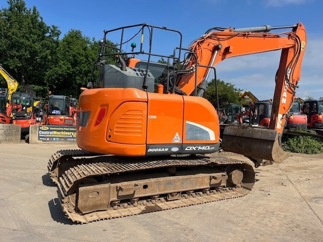 Doosan DX 140 LCR-5 - Pelle sur chenille: photos 2 Doosan DX 140 LCR-5 - Pelle sur chenille: photos 2