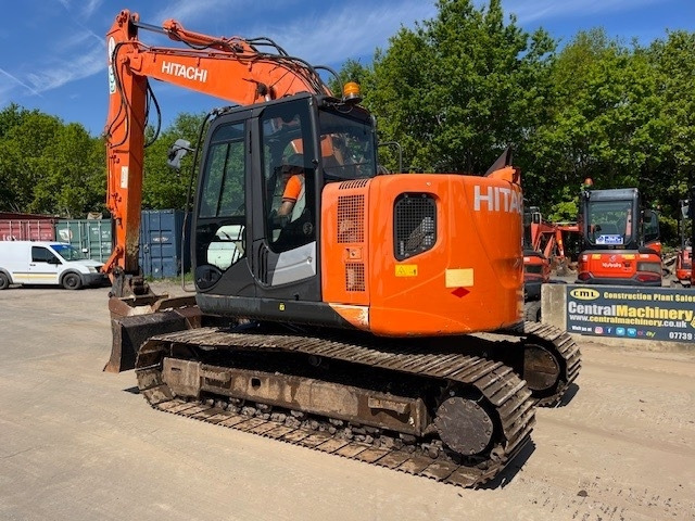 Hitachi ZX 135 US 5-B - Pelle sur chenille: photos 5 Hitachi ZX 135 US 5-B - Pelle sur chenille: photos 5
