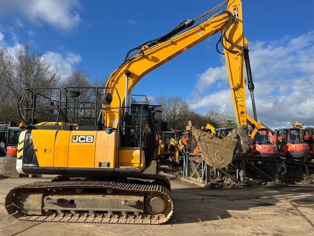 JCB JS 130 LC - Pelle sur chenille: photos 1 JCB JS 130 LC - Pelle sur chenille: photos 1