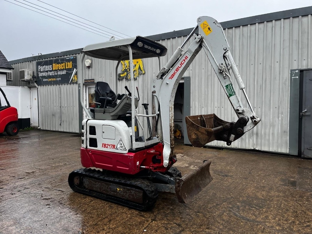 Takeuchi TB 217 R - Mini pelle: photos 2 Takeuchi TB 217 R - Mini pelle: photos 2