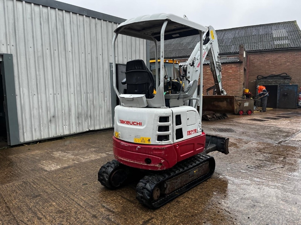 Takeuchi TB 217 R - Mini pelle: photos 3 Takeuchi TB 217 R - Mini pelle: photos 3