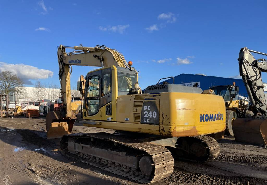 Komatsu PC 240LC-8 Hammerlines Klima 2 buckets - Pelle sur chenille: photos 5 Komatsu PC 240LC-8 Hammerlines Klima 2 buckets - Pelle sur chenille: photos 5