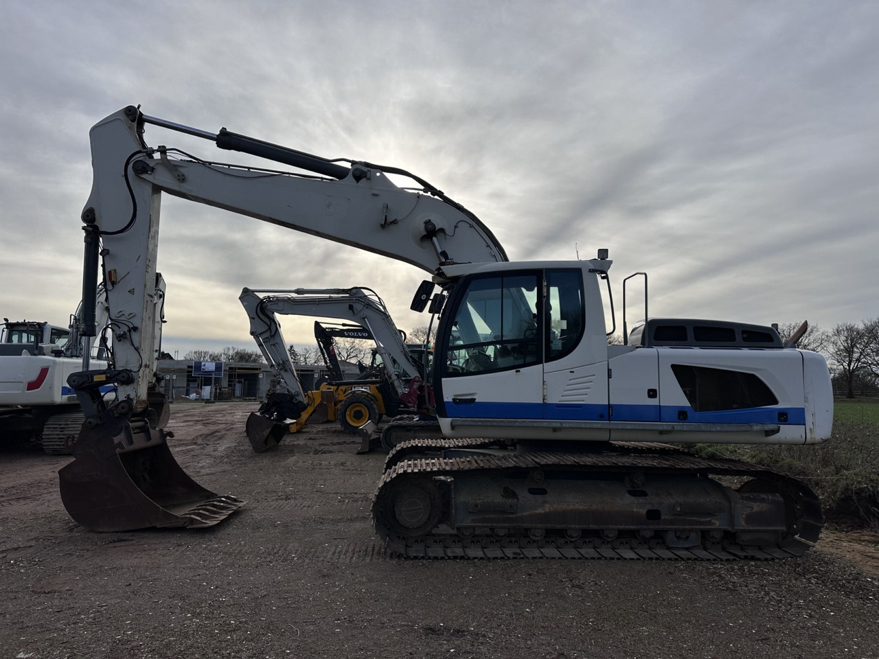 LIEBHERR R 924 LC Top Zustand !!! Kein 914- 916- 920- 926 - Pelle sur chenille: photos 1 LIEBHERR R 924 LC Top Zustand !!! Kein 914- 916- 920- 926 - Pelle sur chenille: photos 1