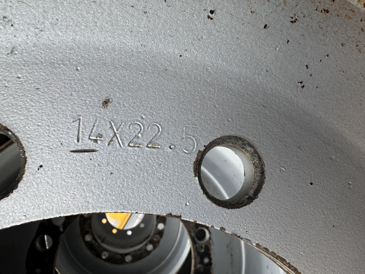 MITAS 445 / 65 R 22.5 Kompletträder - Complet tires - Pneu pour Pelle sur pneus: photos 5 MITAS 445 / 65 R 22.5 Kompletträder - Complet tires - Pneu pour Pelle sur pneus: photos 5