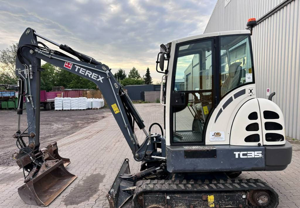 Terex TC 35 mit 3 Löffel - Mini pelle: photos 1 Terex TC 35 mit 3 Löffel - Mini pelle: photos 1